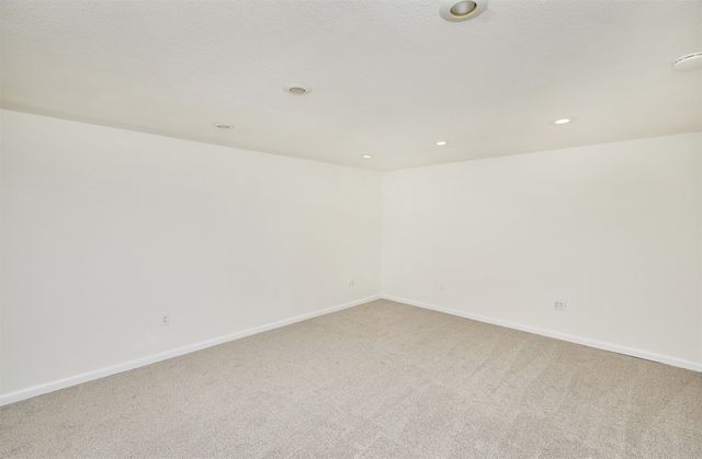 204 Holiday Circle 26, West Des Moines, IA 50265