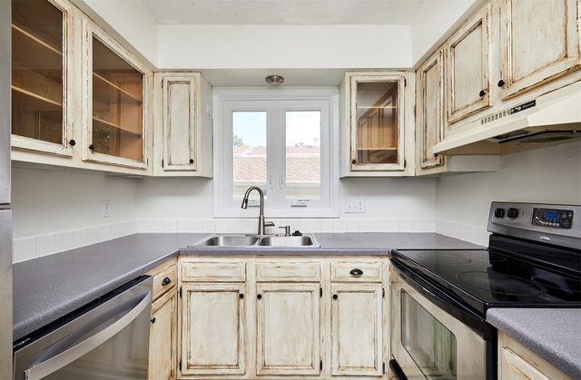 204 Holiday Circle 26, West Des Moines, IA 50265