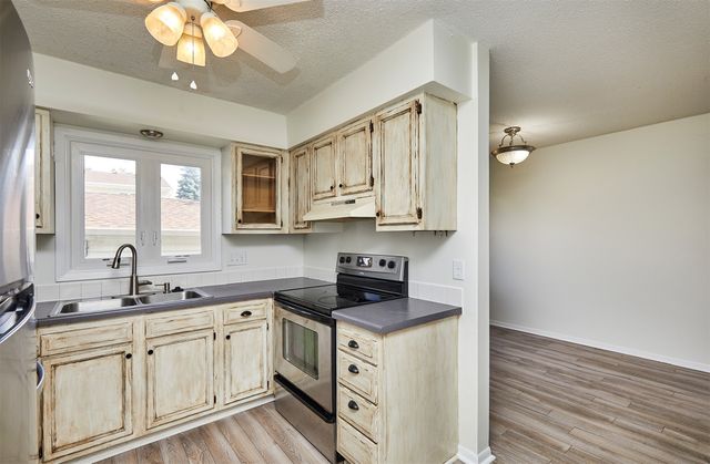 204 Holiday Circle 26, West Des Moines, IA 50265