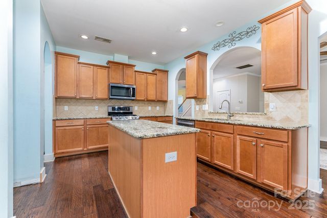 4813 Samuel Pinckney Drive, Belmont, NC 28012