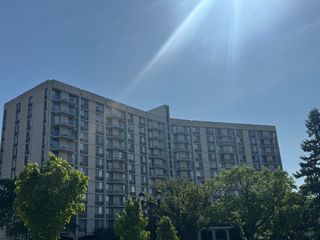 20 N Tower Road 6J, Oak Brook, IL 60523