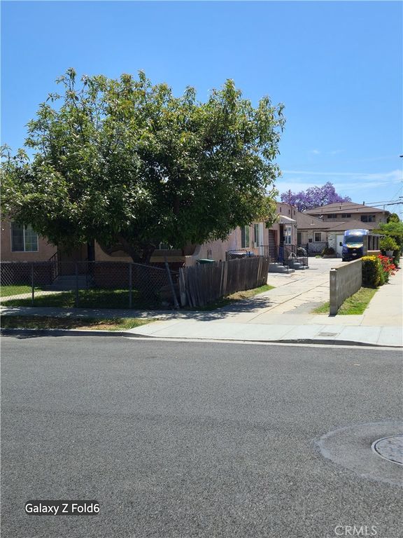 42 W Mountain View, Long Beach, CA 90805