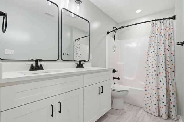 6644 W 160th Place, Lowell, IN 46356