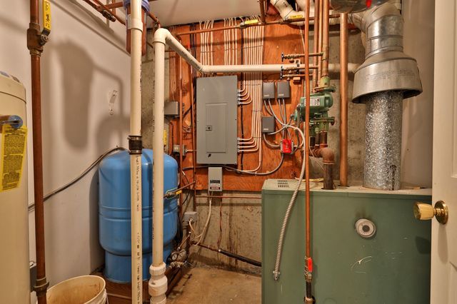 185 Beans Bridge Road, Rochester, VT 05767