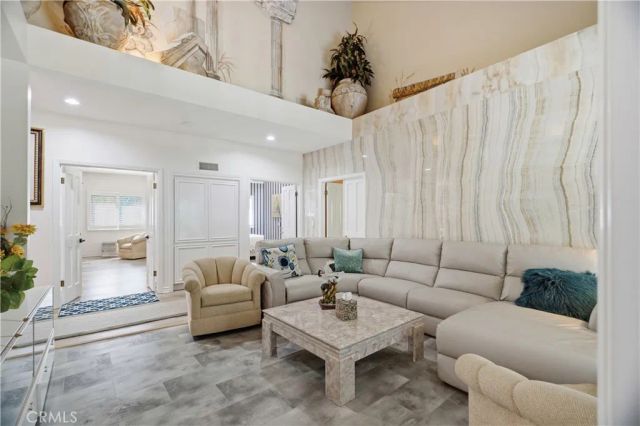 1 Royal Saint George, Newport Beach, CA 92660