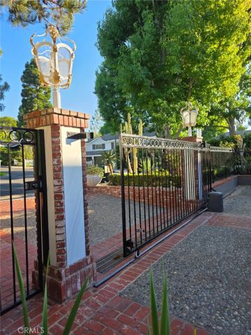 1 Royal Saint George, Newport Beach, CA 92660