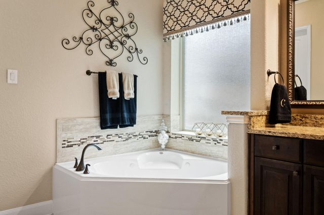 5802 Vineyard Creek Lane, Porter, TX 77365