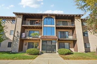 21W581 North Avenue 35, Lombard, IL 60148