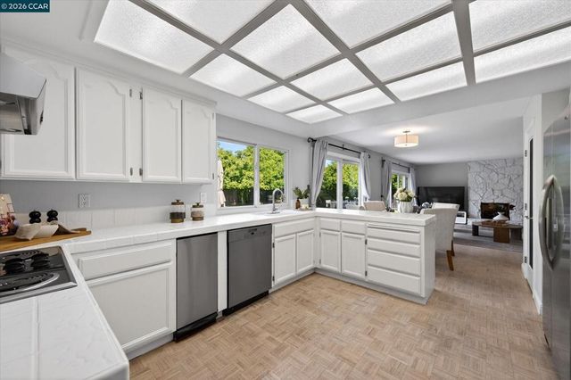 2683 Sundance Ct, Walnut Creek, CA 94598