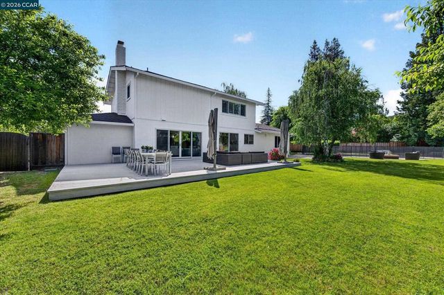 2683 Sundance Ct, Walnut Creek, CA 94598