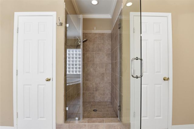 5910 Willowfield Court, Sugar Land, TX 77479