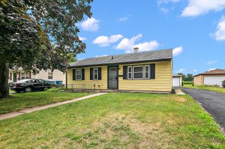 729 Webster Circle W, Kankakee, IL 60901