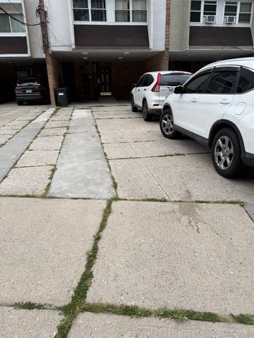 11949 6th Avenue, College Point, NY 11356