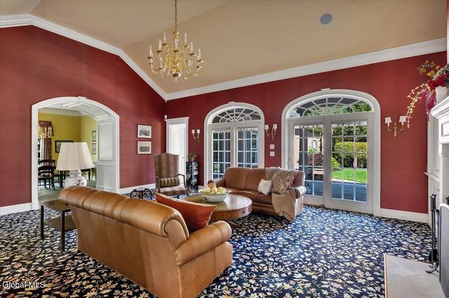 44 Turner Lane, Colonie, NY 12211