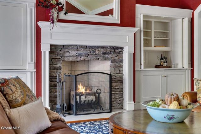 44 Turner Lane, Colonie, NY 12211