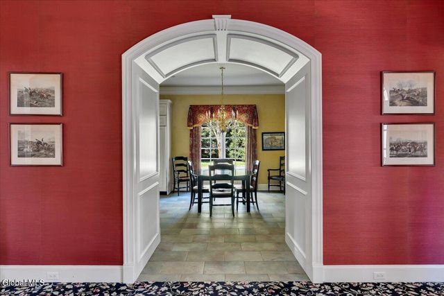 44 Turner Lane, Colonie, NY 12211