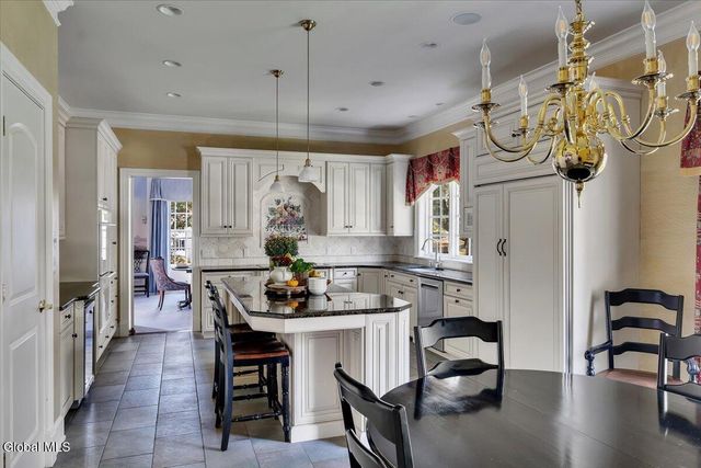 44 Turner Lane, Colonie, NY 12211