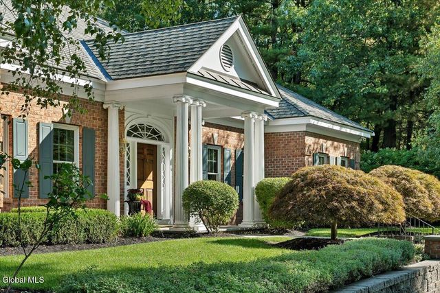 44 Turner Lane, Colonie, NY 12211