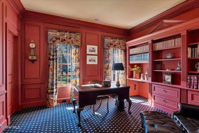 44 Turner Lane, Colonie, NY 12211