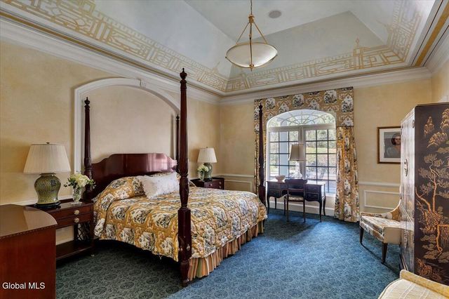 44 Turner Lane, Colonie, NY 12211