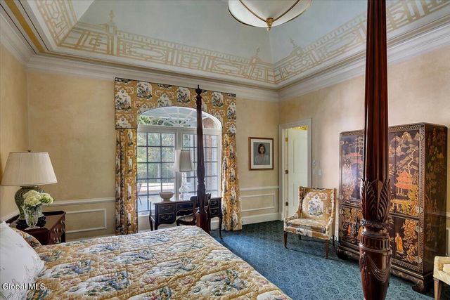 44 Turner Lane, Colonie, NY 12211