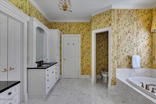 44 Turner Lane, Colonie, NY 12211