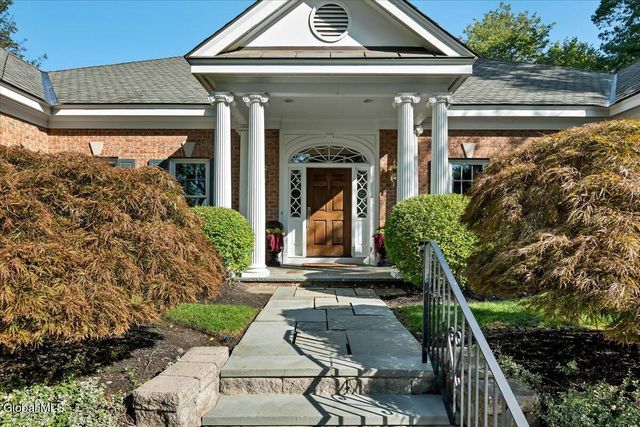 44 Turner Lane, Colonie, NY 12211