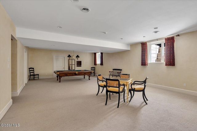 44 Turner Lane, Colonie, NY 12211