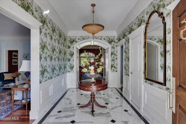 44 Turner Lane, Colonie, NY 12211