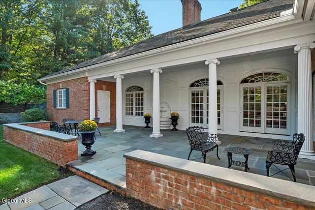 44 Turner Lane, Colonie, NY 12211