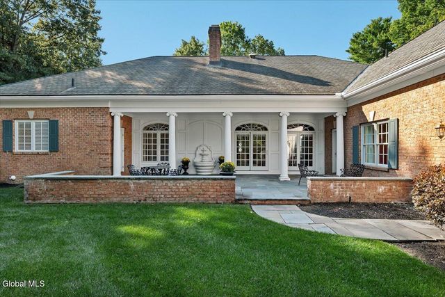 44 Turner Lane, Colonie, NY 12211