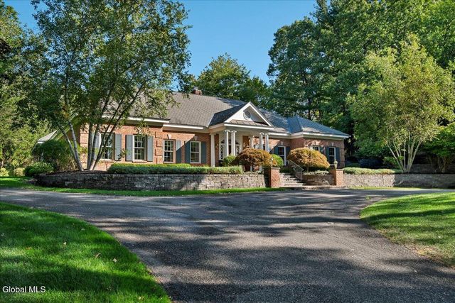 44 Turner Lane, Colonie, NY 12211