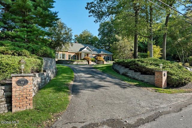 44 Turner Lane, Colonie, NY 12211