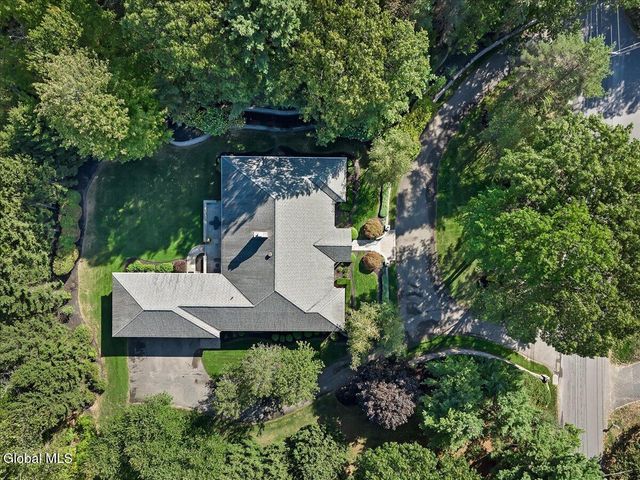 44 Turner Lane, Colonie, NY 12211