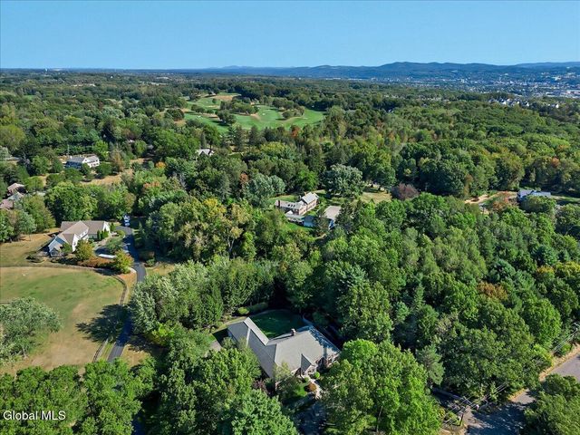 44 Turner Lane, Colonie, NY 12211