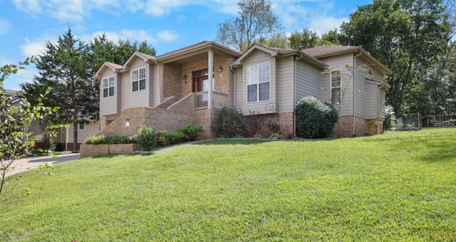 886 Glenraven Dr, Clarksville, TN 37043