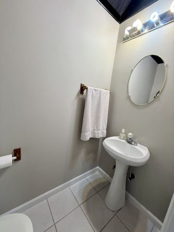 886 Glenraven Dr, Clarksville, TN 37043