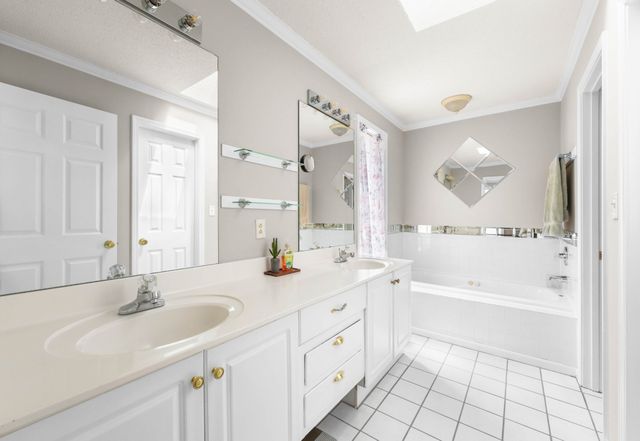 886 Glenraven Dr, Clarksville, TN 37043