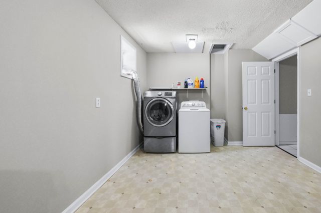 886 Glenraven Dr, Clarksville, TN 37043