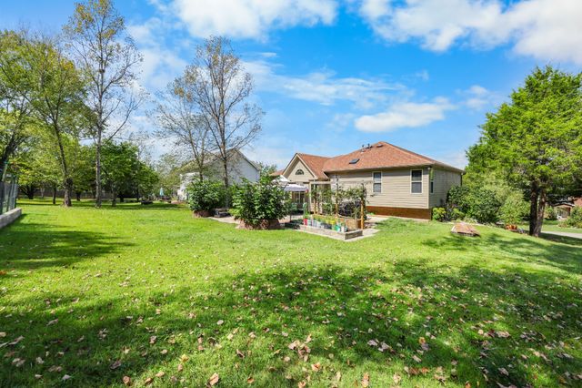 886 Glenraven Dr, Clarksville, TN 37043