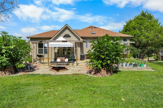 886 Glenraven Dr, Clarksville, TN 37043