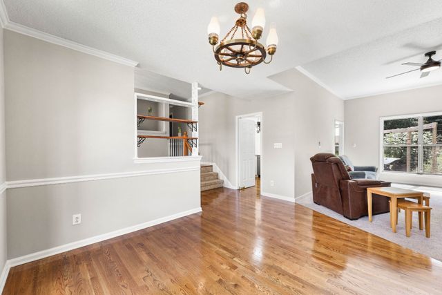 886 Glenraven Dr, Clarksville, TN 37043