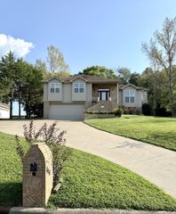 886 Glenraven Dr, Clarksville, TN 37043