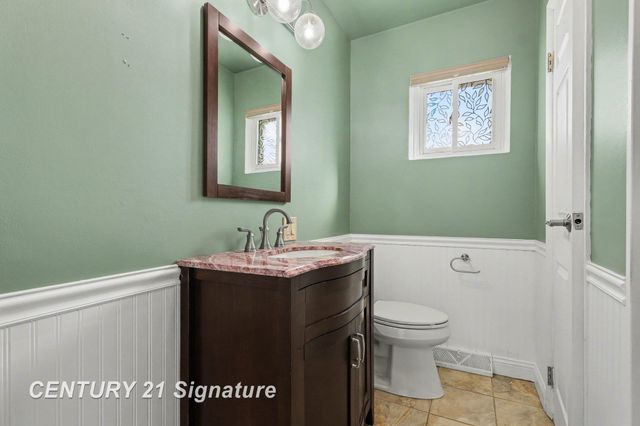 402 State Street, Bay City, MI 48706