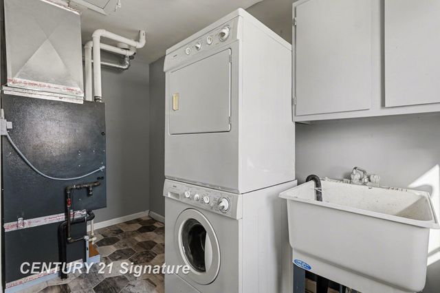 402 State Street, Bay City, MI 48706