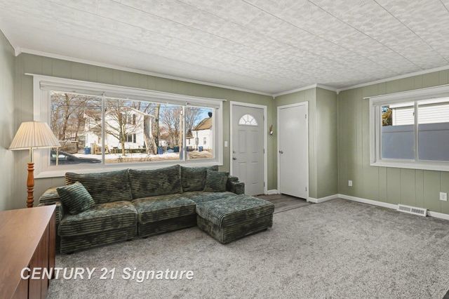 402 State Street, Bay City, MI 48706