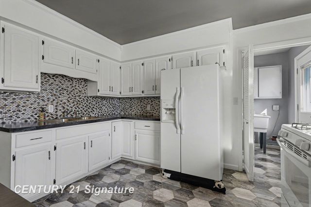 402 State Street, Bay City, MI 48706