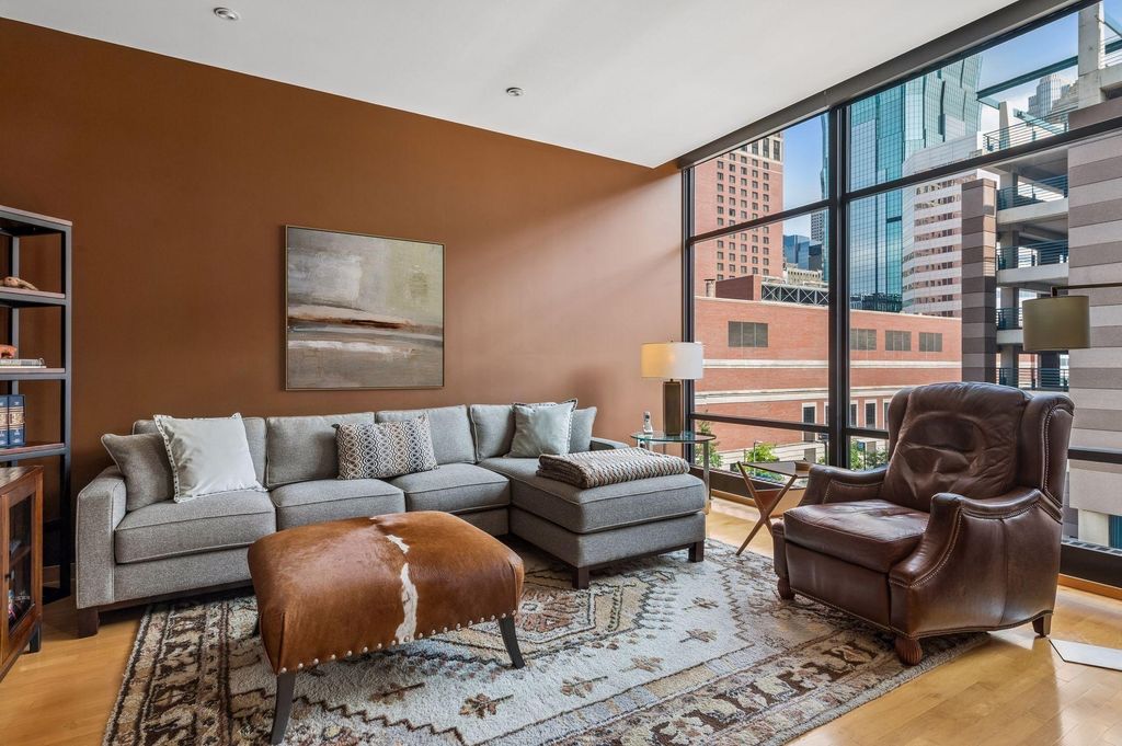 201 S 11th Street 430, Minneapolis, MN 55403 — exterior