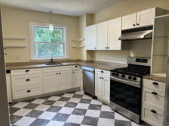 79 Church St 1, Winchester, MA 01890