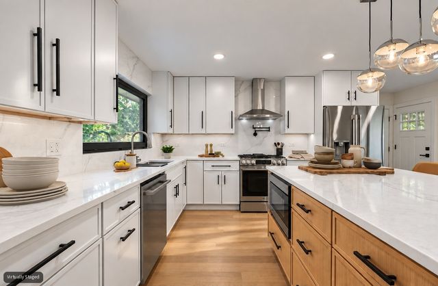 1424 Coral Reef Way, Lake Zurich, IL 60047